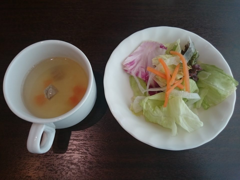 いきなりステーキ　スープ サラダ