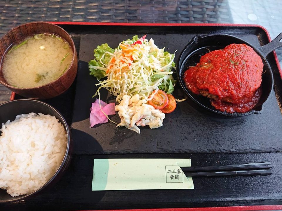 ニ三家食道　ハンバーグ１８０ｇ　糸島トマトソース