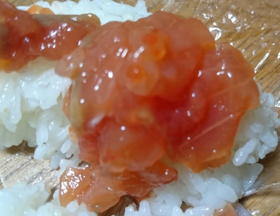 鮭ルイベ漬をお米の上に載せてみました