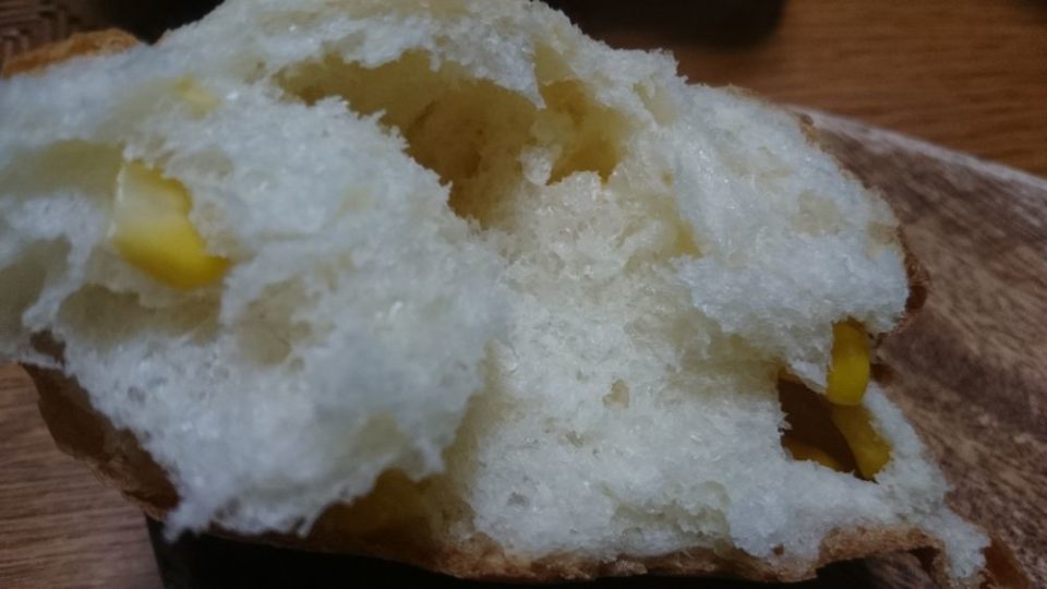 レフレールドゥパン/三兄弟のパン屋さん　コーンパン断面